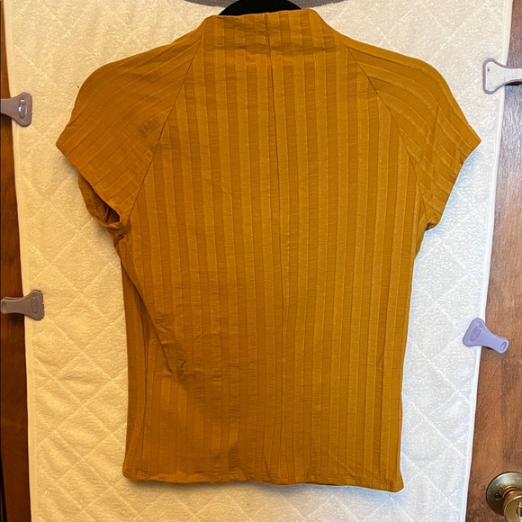 Reformation Jeans Mustard Short Sleeve Top - Picture 4 of 4